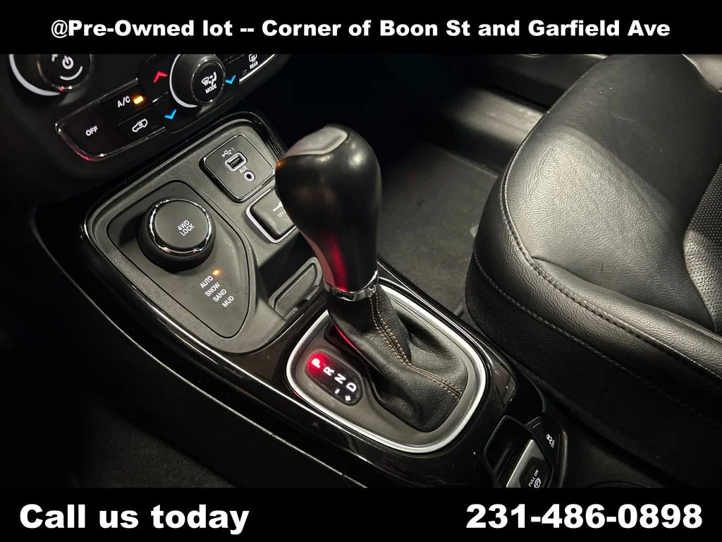 Used 2019 Black Jeep Limited image 26