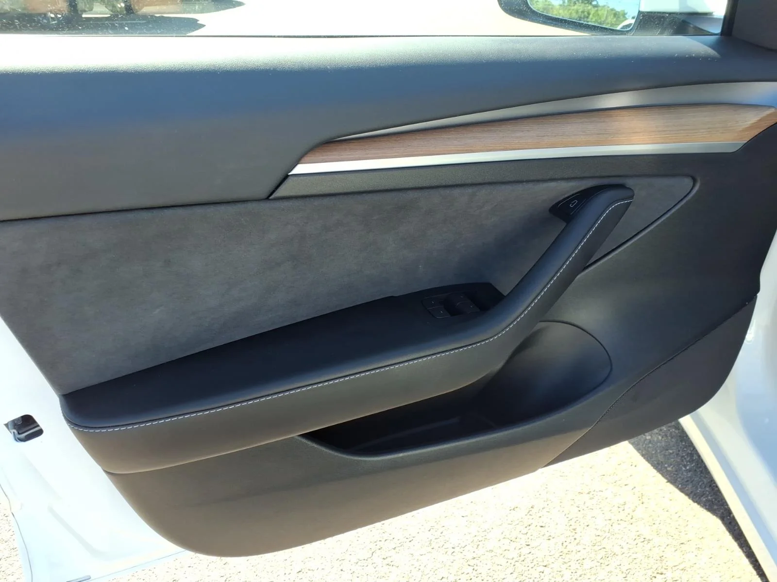 Used 2023 WHITE Tesla  image 10