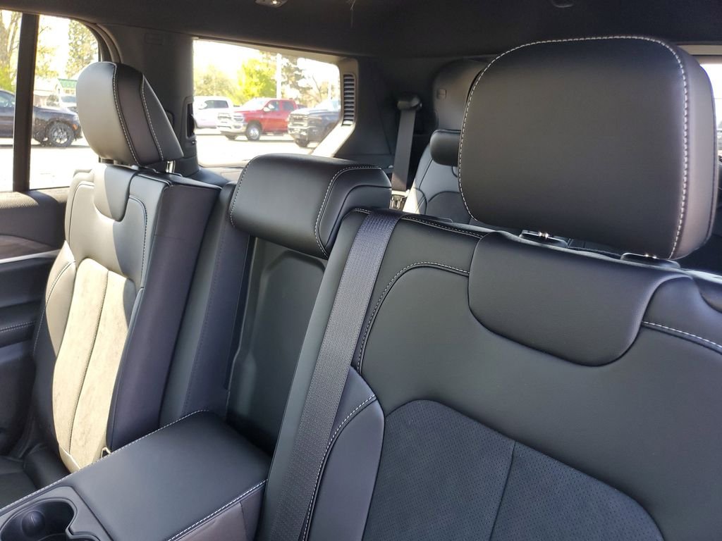 New 2026 Velvet Red Pearlcoat Jeep Altitude image 11