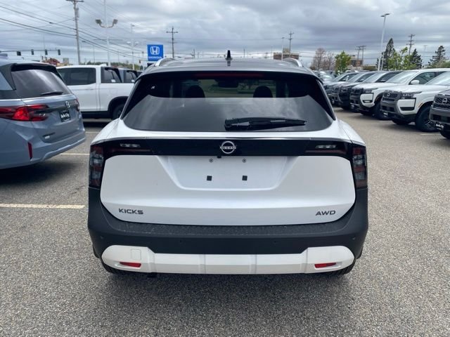 New 2026 Aspen White TriCoat / Super Black Two-tone Nissan SV image 19