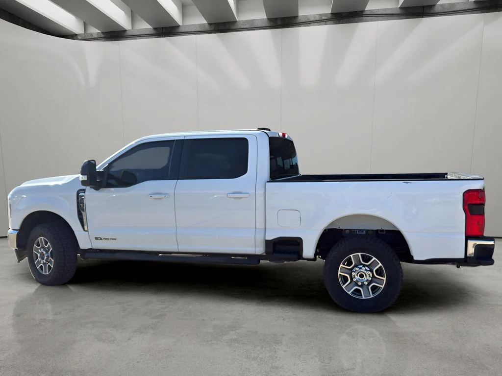 Used 2025 Oxford White Ford LARIAT image 2