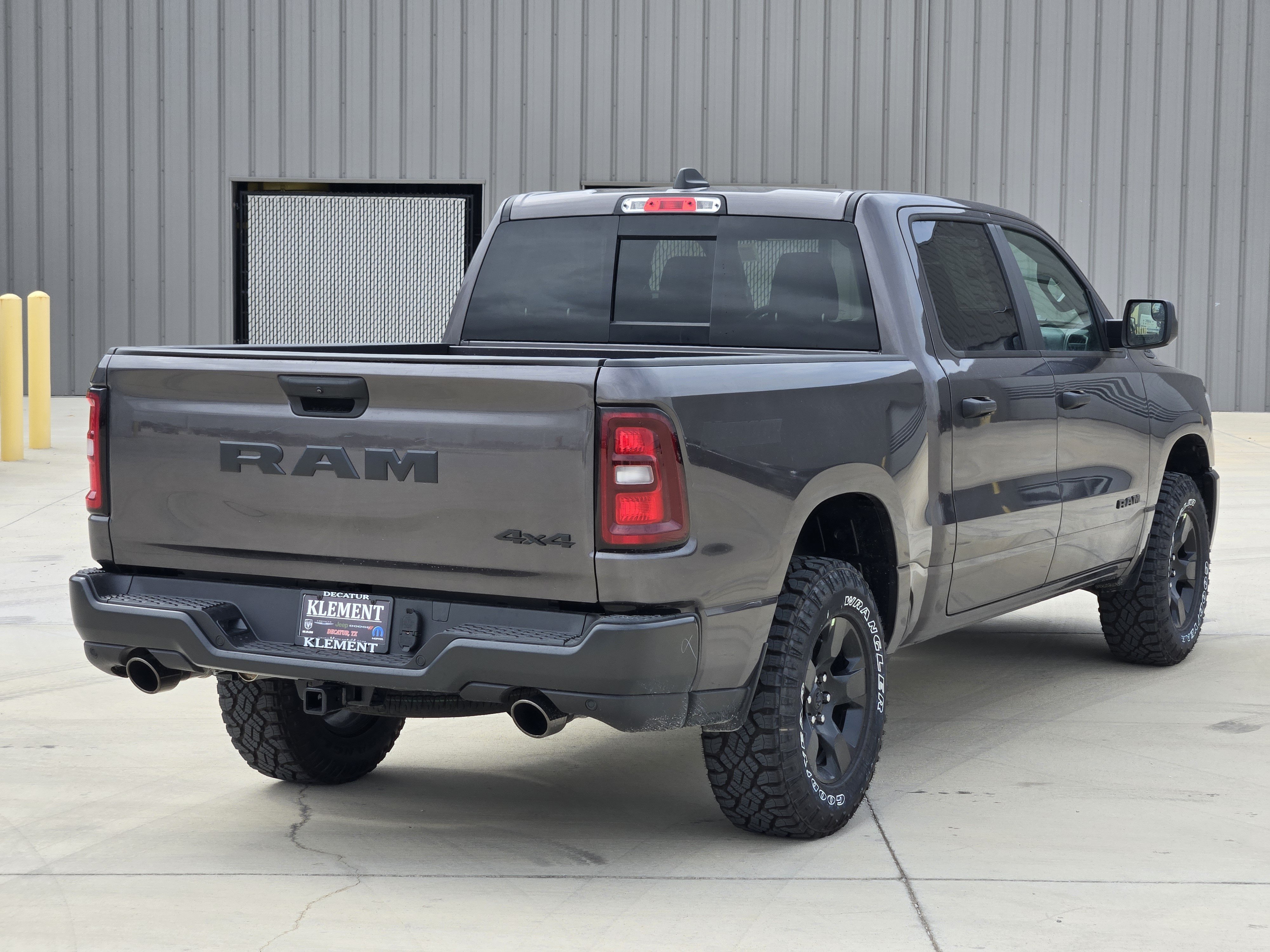 New 2026 Granite Crystal Metallic Clear-Coat Exterior Paint RAM Warlock image 5