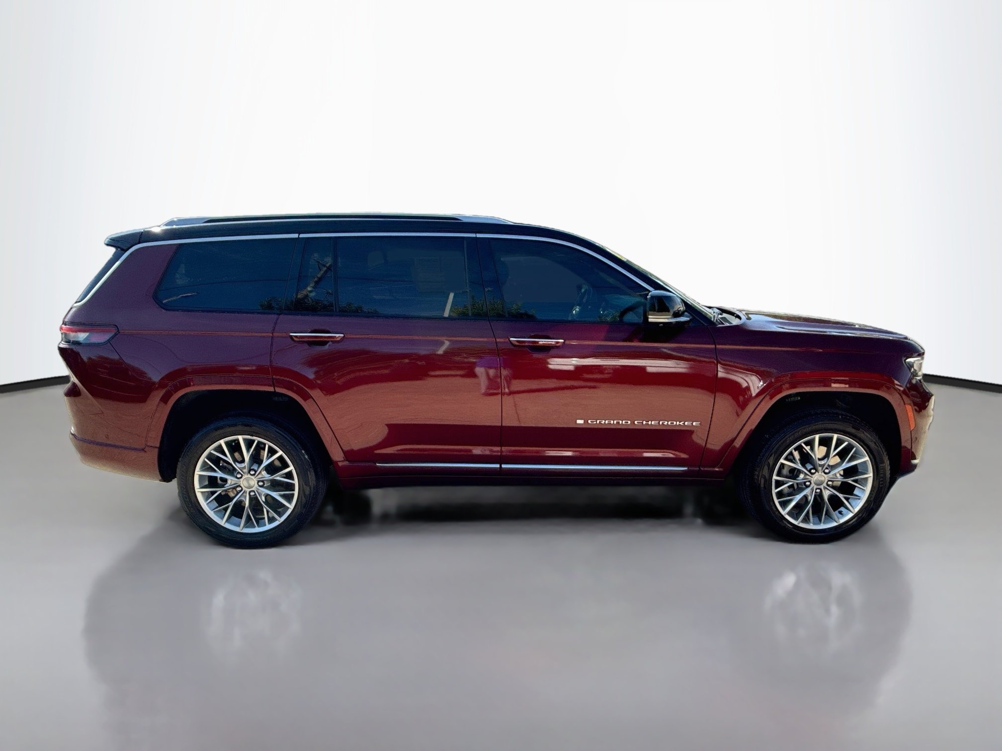 Used 2023 Velvet Red Pearlcoat Jeep Summit image 9