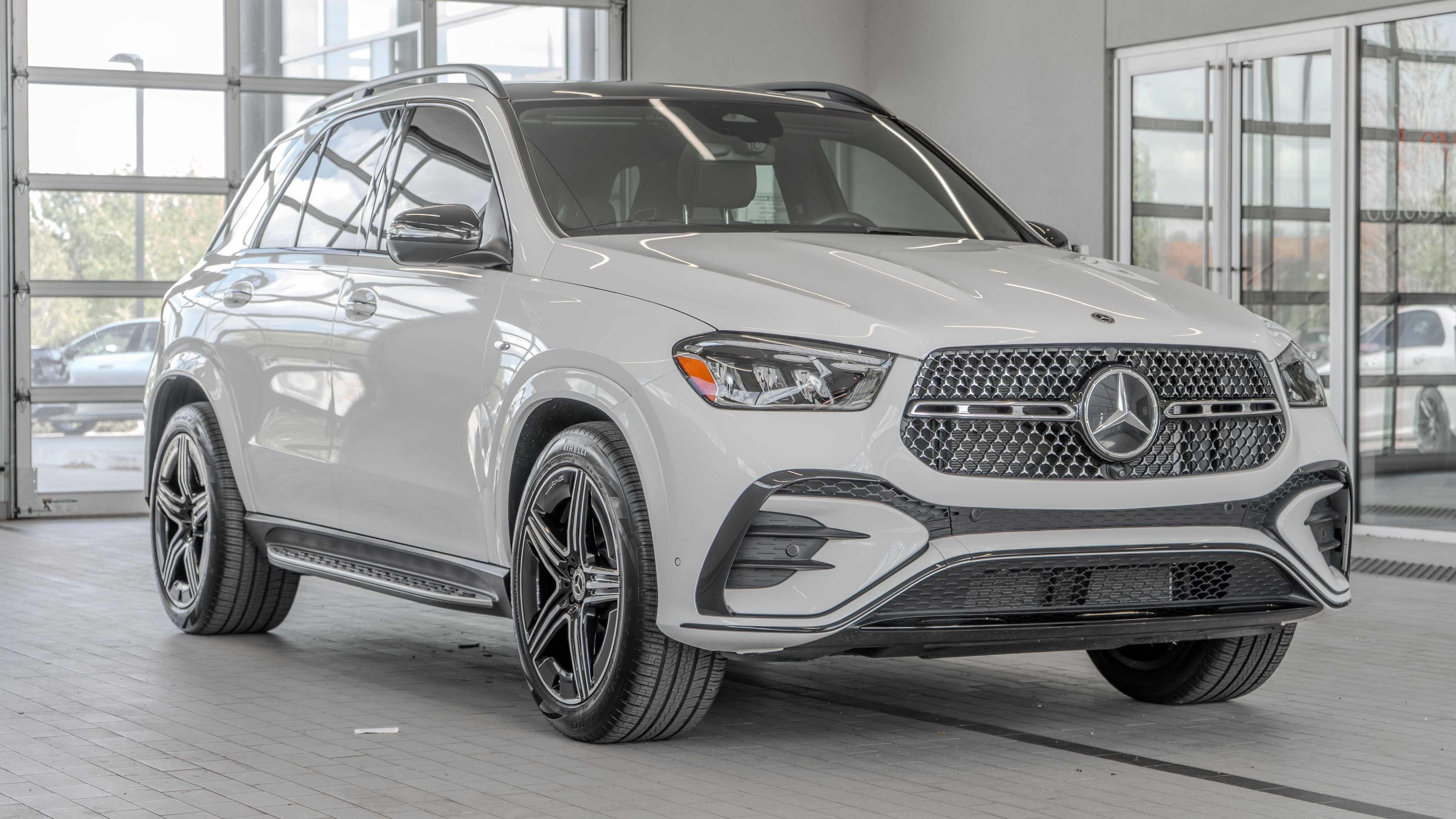 Certified Used 2025 Polar White Mercedes-Benz GLE 450e image 21