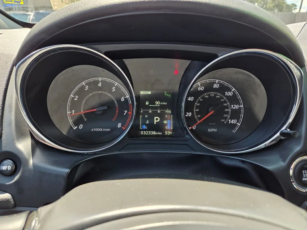 Used 2025 Silver Mitsubishi 2.0 SE image 15