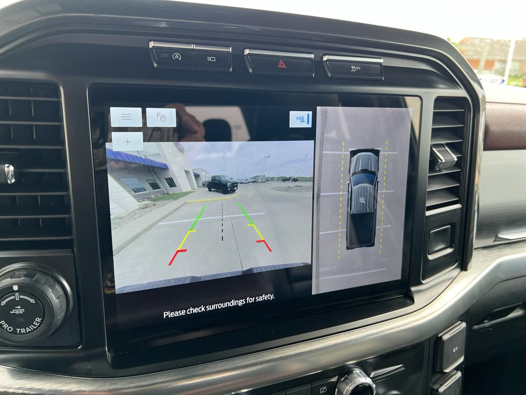 Used 2021 Gray Metallic Ford LARIAT image 16