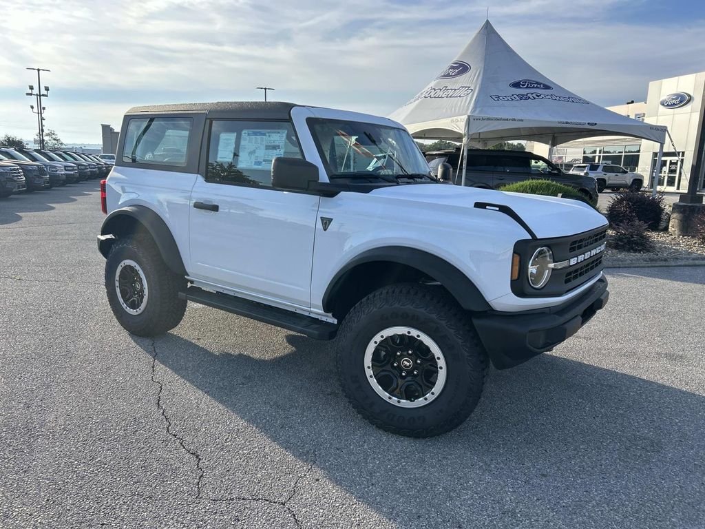 New 2026 Oxford White Ford Base image 2