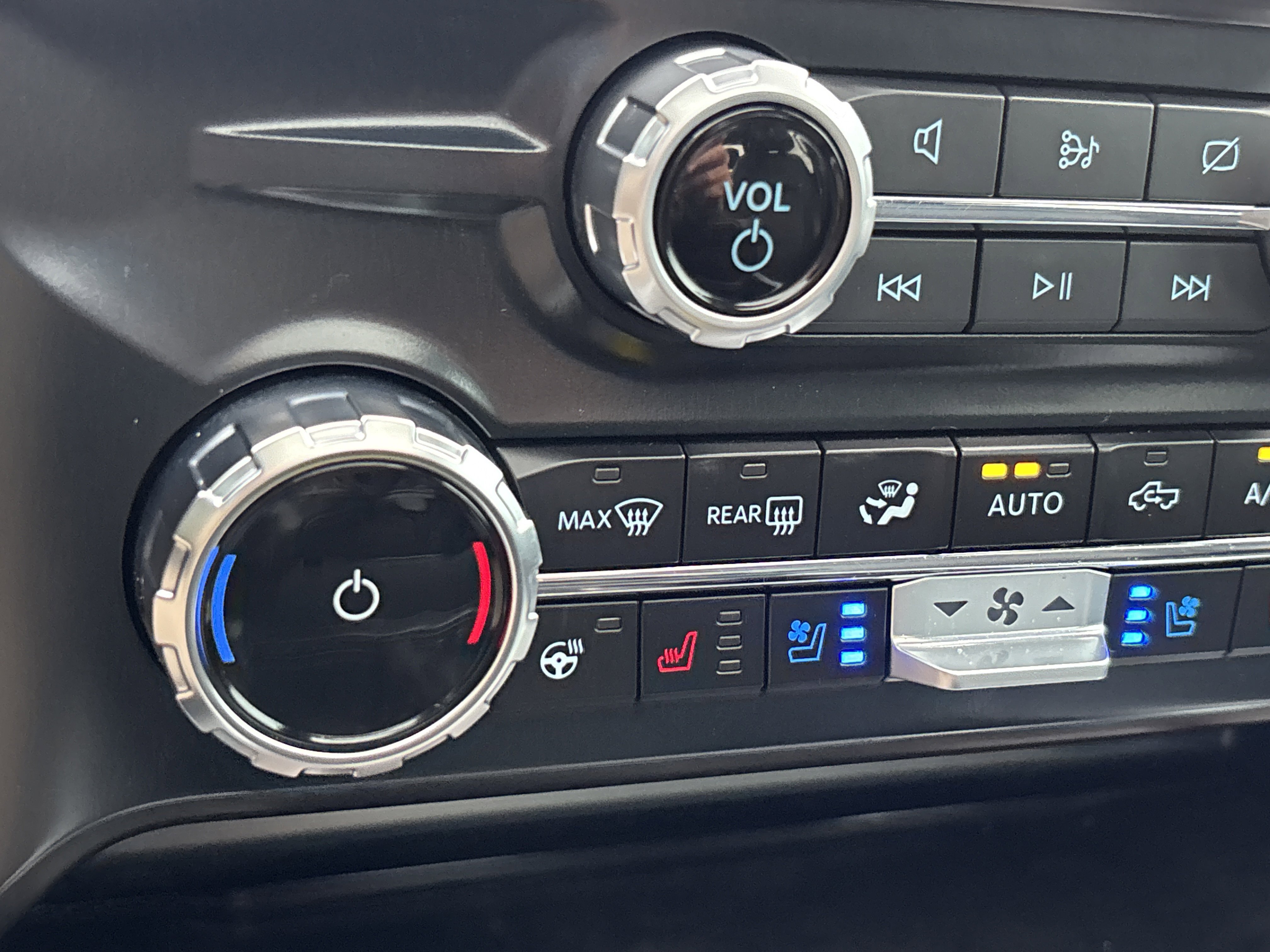 Used 2023  Ford XL image 47