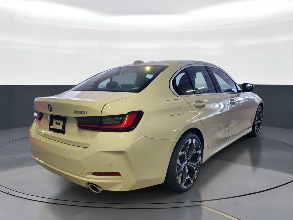 Used 2026 Alpine White BMW 330i image 3