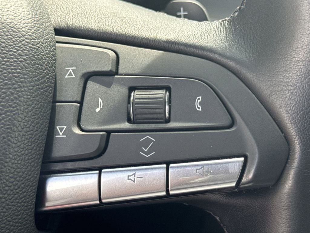 2025 Cadillac XT4 Premium Luxury - Photo 25