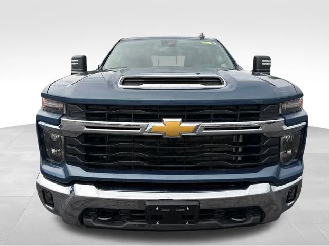 Used 2024 Lakeshore Blue Metallic Chevrolet LT image 10