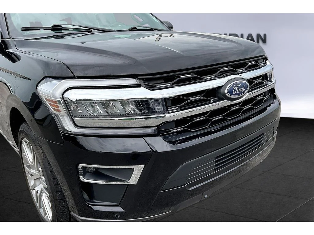 Used 2024  Ford Limited image 21