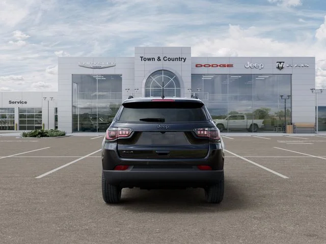 New 2026 Diamond Black Crystal Pearlcoat Jeep Latitude image 7