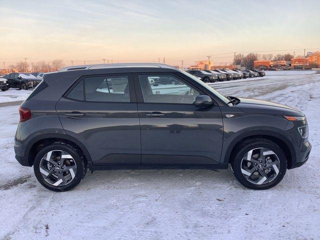 New 2026 Gray Hyundai SEL image 4