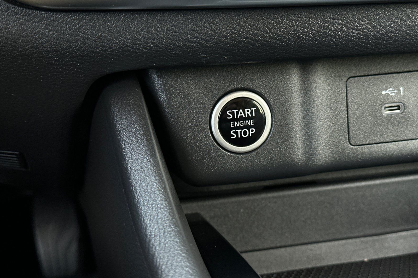 2023 Nissan Rogue SV - Photo 28
