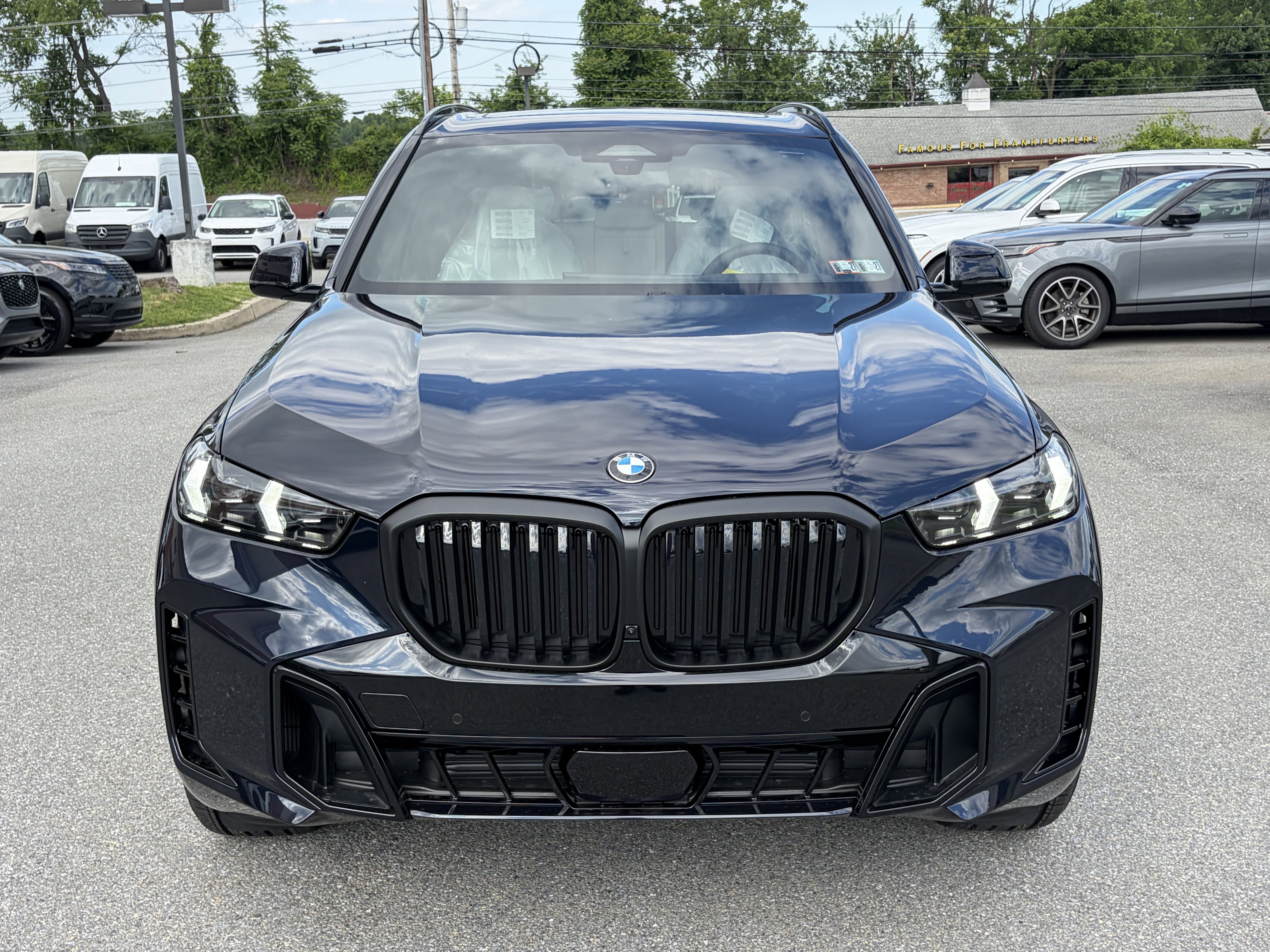 New 2026 Carbon Black Metallic BMW xDrive40i image 2