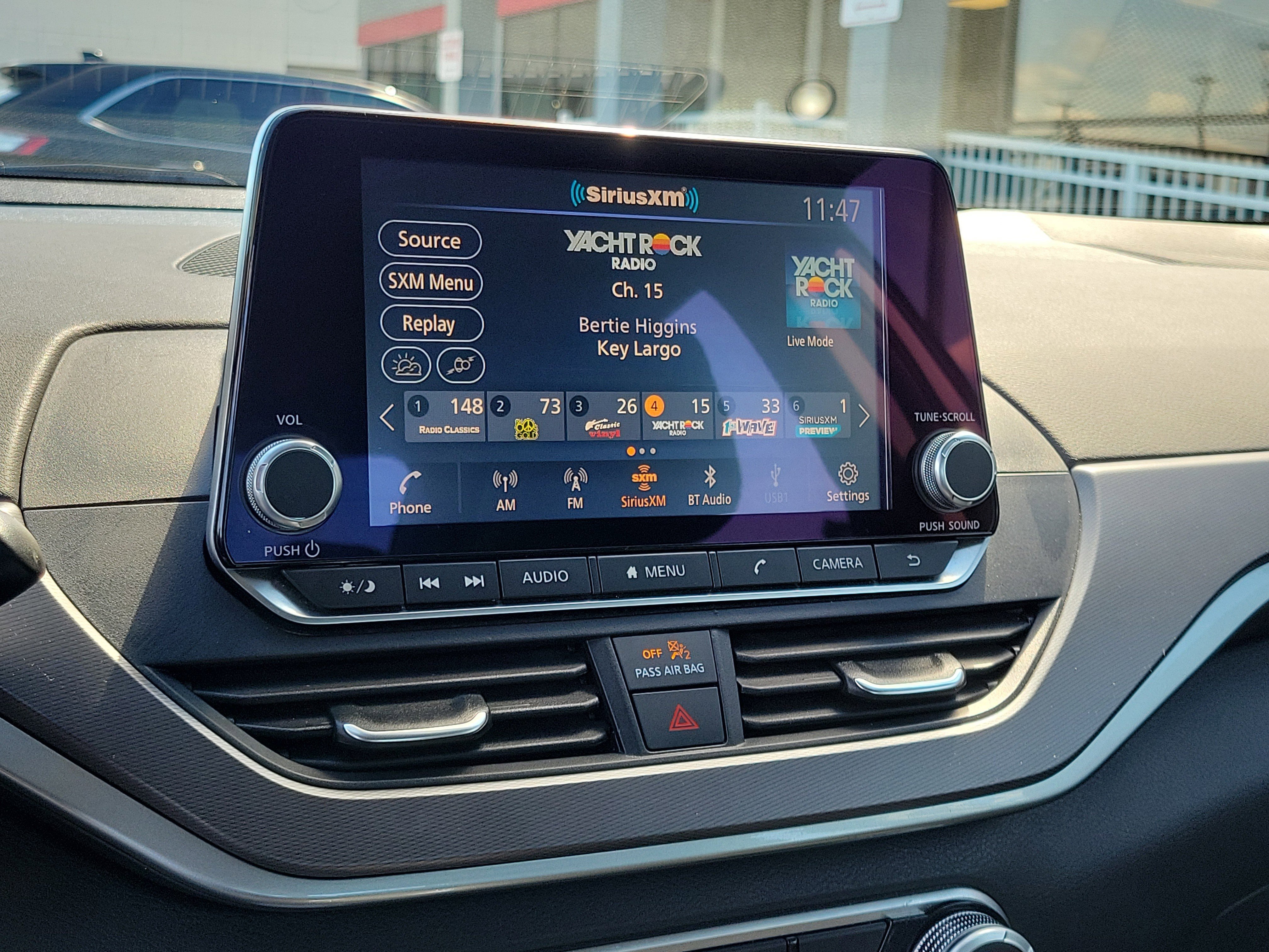 2025 Nissan Altima SR - Photo 26