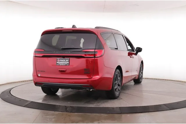 New 2027 Red Hot Pearl-Coat Exterior Paint Chrysler Select image 7