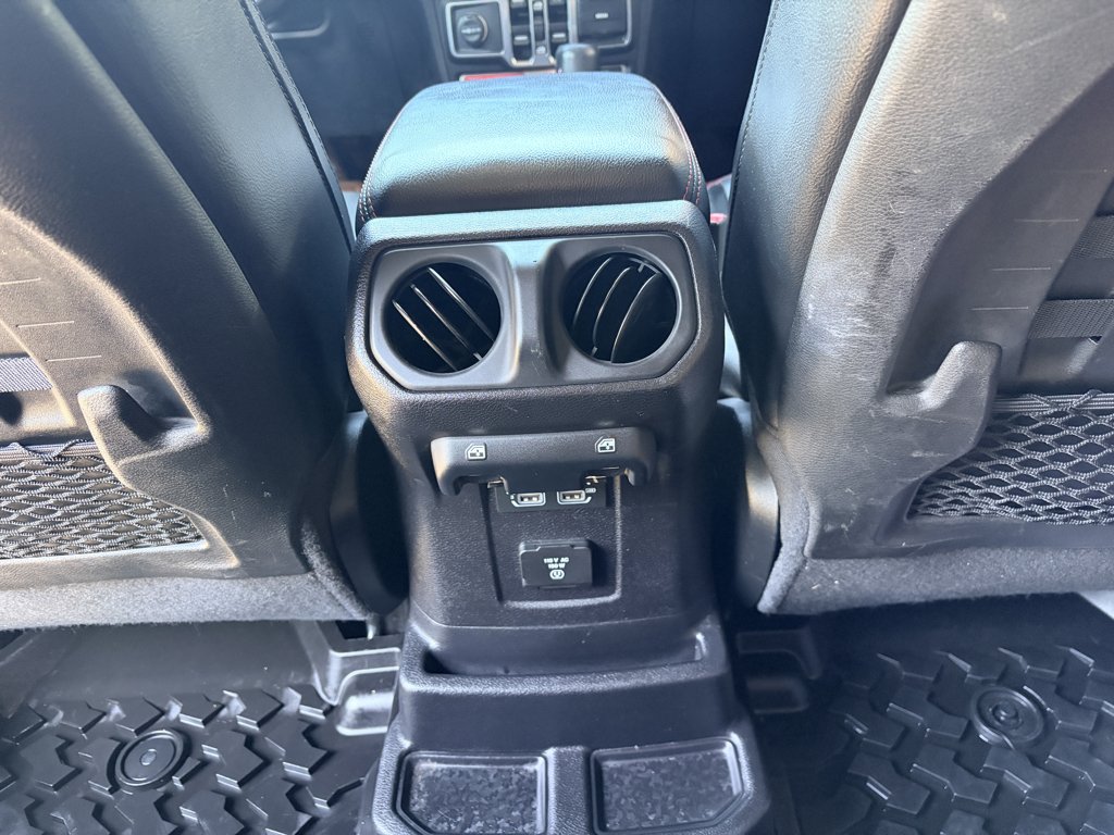 Used 2018 Ocean Blue Metallic Clearcoat Jeep Rubicon image 26