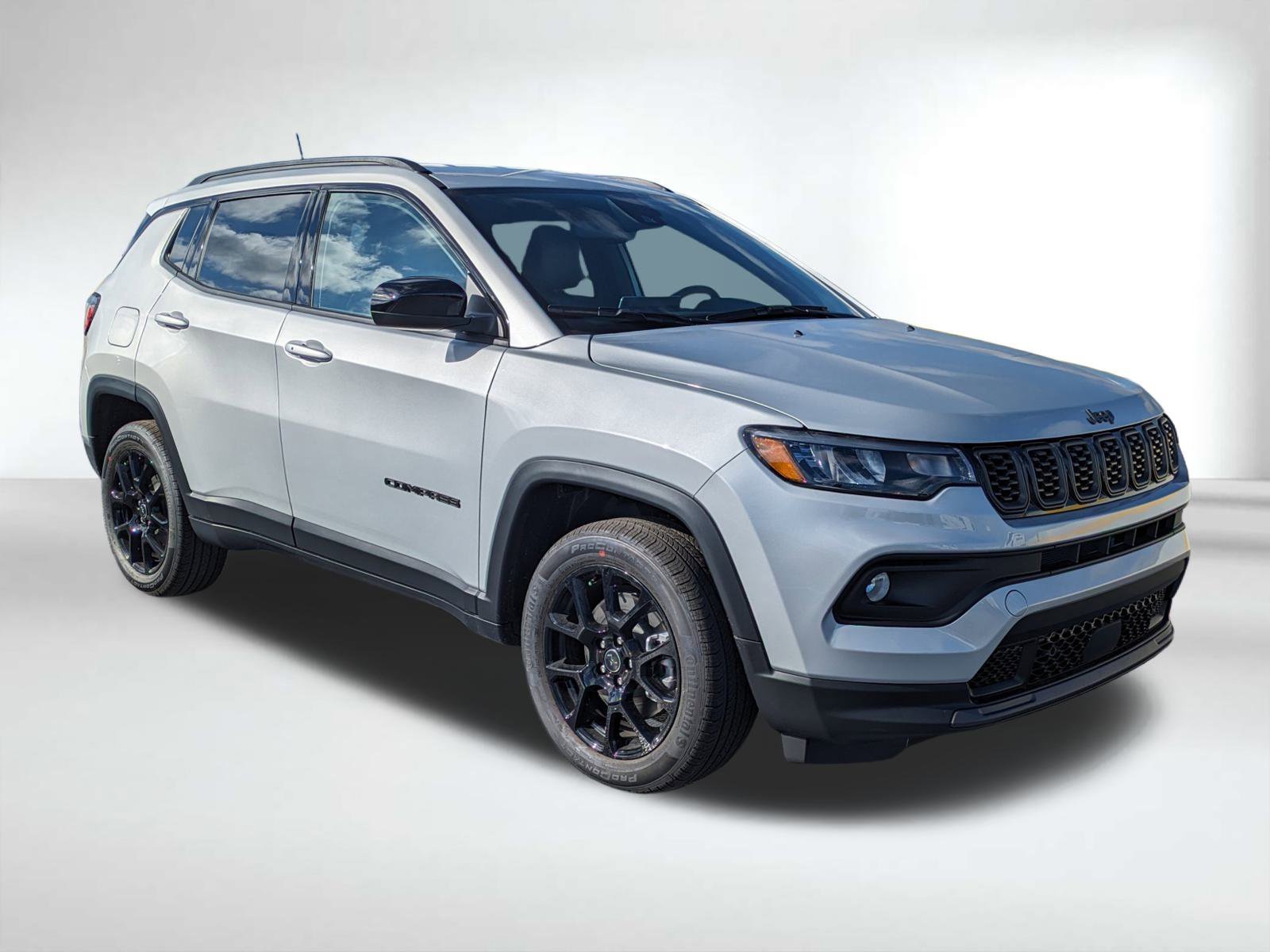 New 2026 Silver Zynith Metallic Clear-Coat Exterior Paint Jeep Latitude image 2