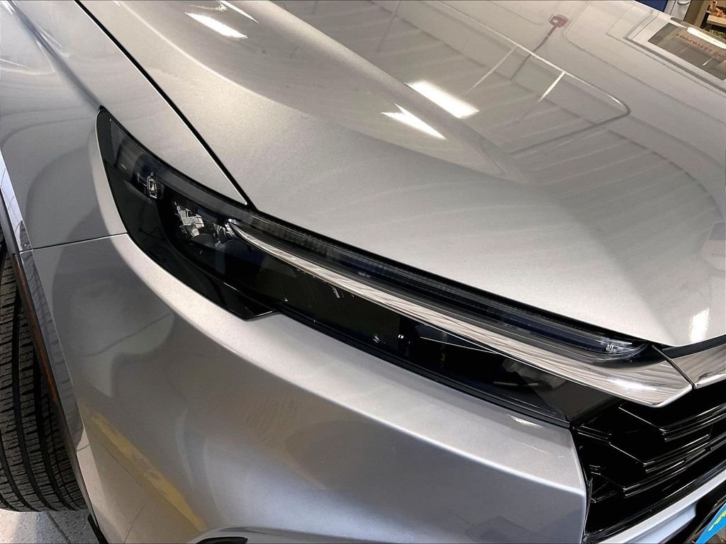 Used 2025 Silver Honda EX image 32