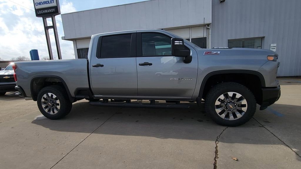 2026 Chevrolet Silverado 2500 HD Custom - Photo 9