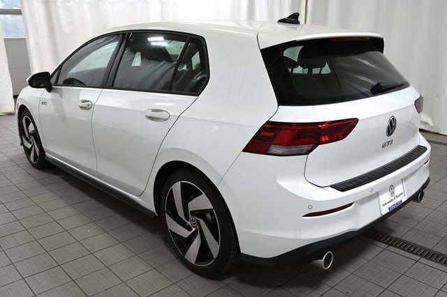 2025 Volkswagen Golf GTI S photo 2