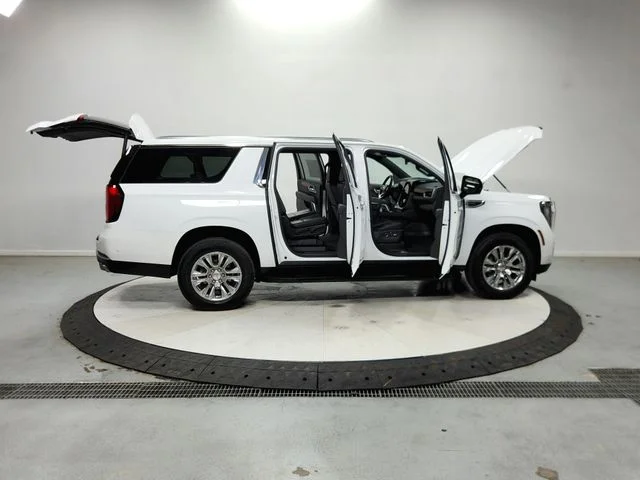Used 2025 White GMC Denali image 17