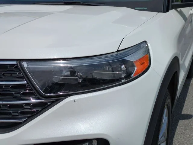 Used 2023 White Ford XLT image 9