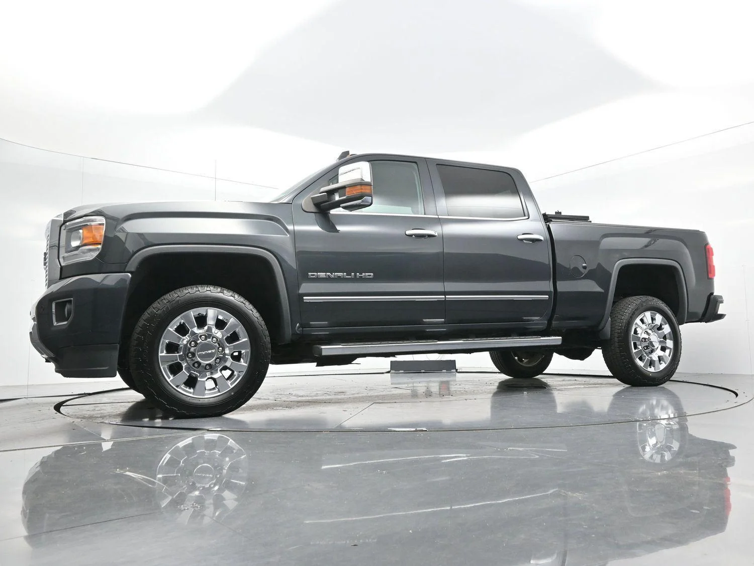Used 2017 DARK SLATE METALLIC GMC Denali image 52