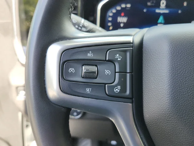 Used 2025 White Chevrolet LT image 34