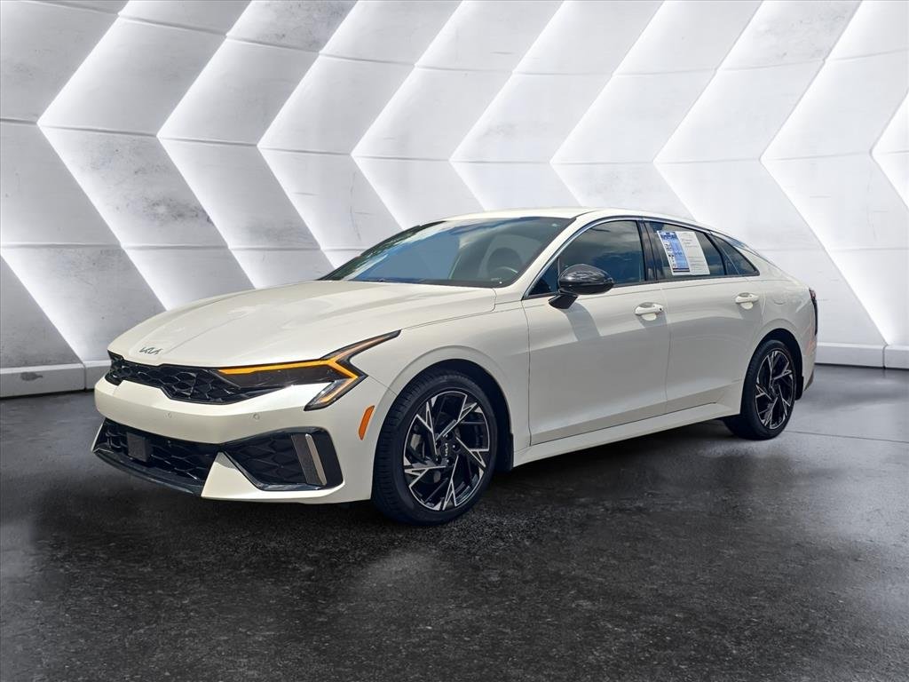 Used 2025 White Kia GT-Line image 1