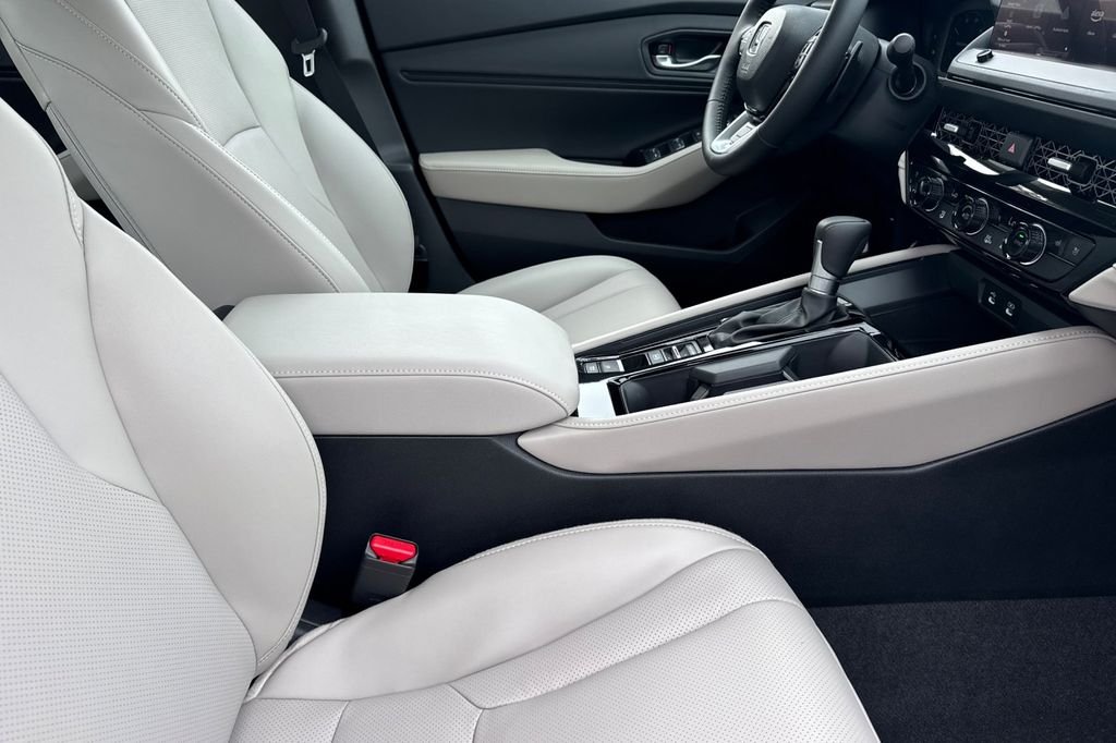 New 2026 Platinum White Pearl Honda Touring image 15