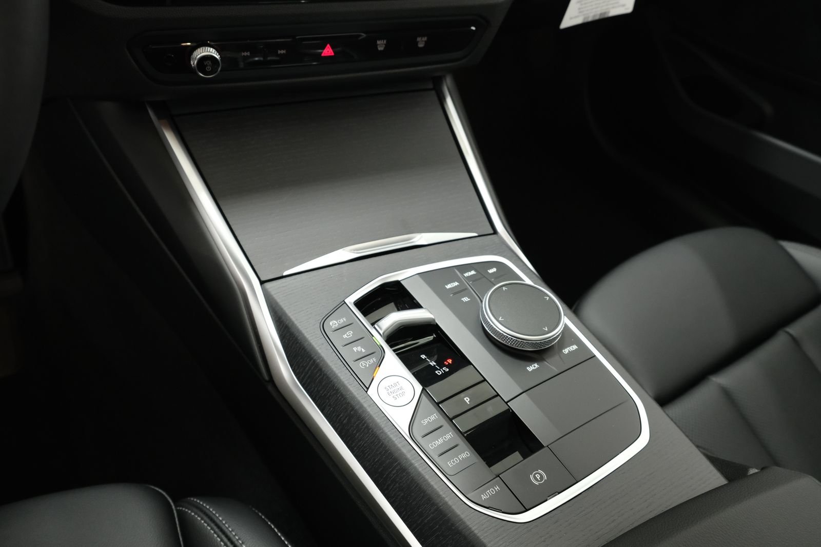 New 2026 Mineral White Metallic BMW 330i xDrive image 36