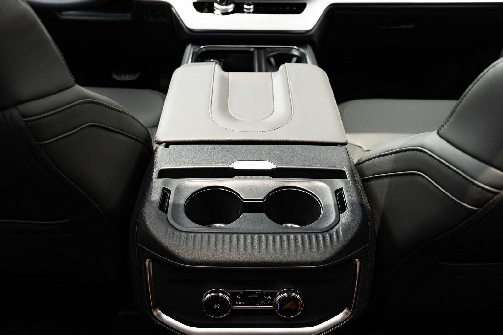 New 2026 Agate Black Metallic Ford Active image 25