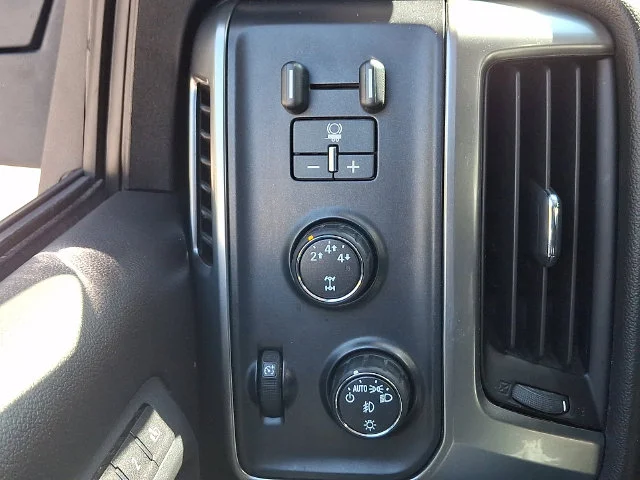 Used 2016 White Chevrolet LTZ image 24