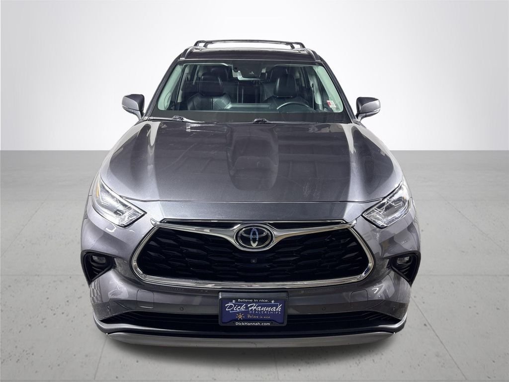 Used 2022 Gray Toyota Platinum image 3