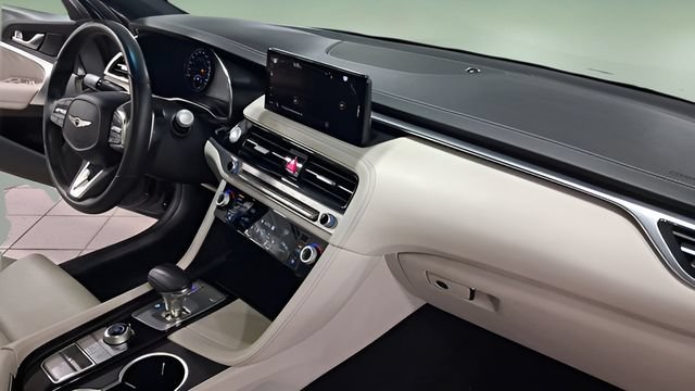 2025 GENESIS G70 Standard - Photo 23