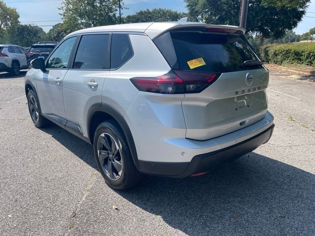 Used 2025 Silver Nissan SV image 6