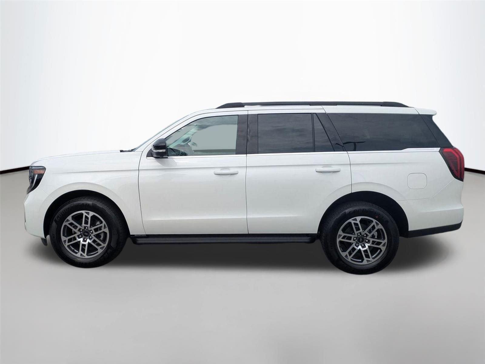 New 2026 Star White Metallic Tri-Coat Ford Active image 8