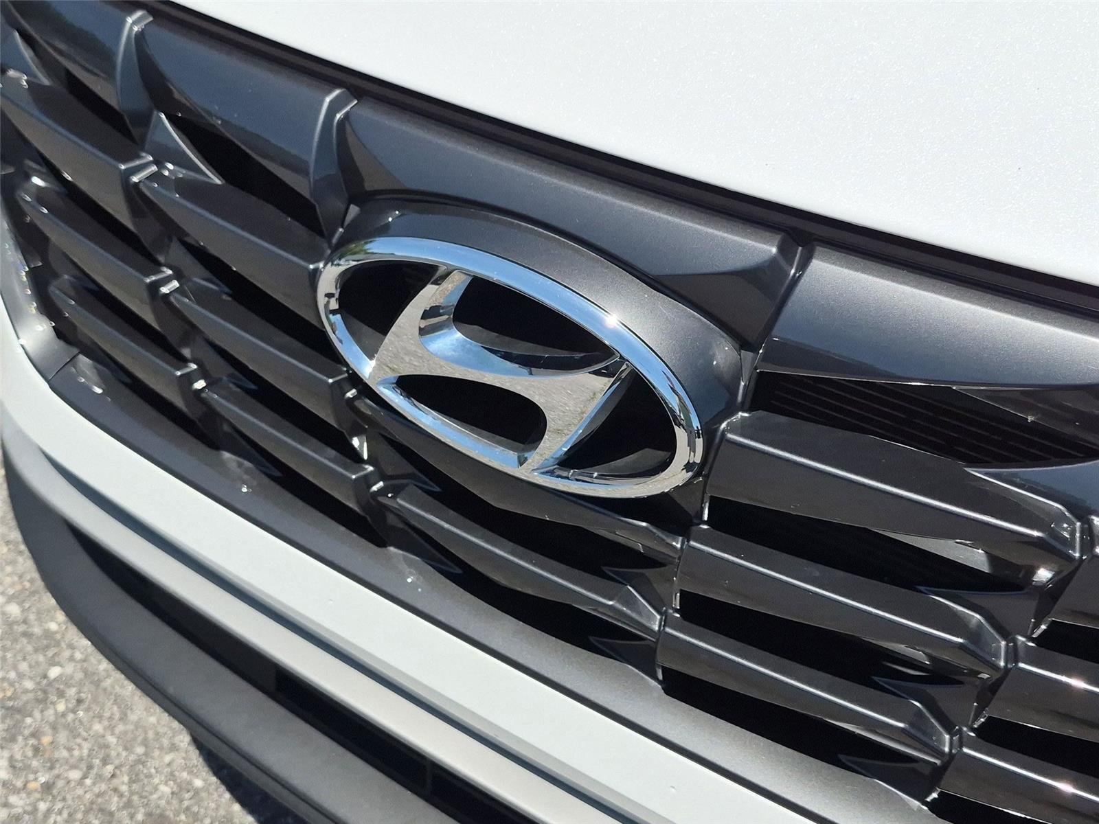 Used 2024 White Pearl Hyundai SEL image 13