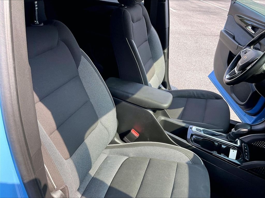 Used 2024 Fountain Blue Chevrolet LT image 11