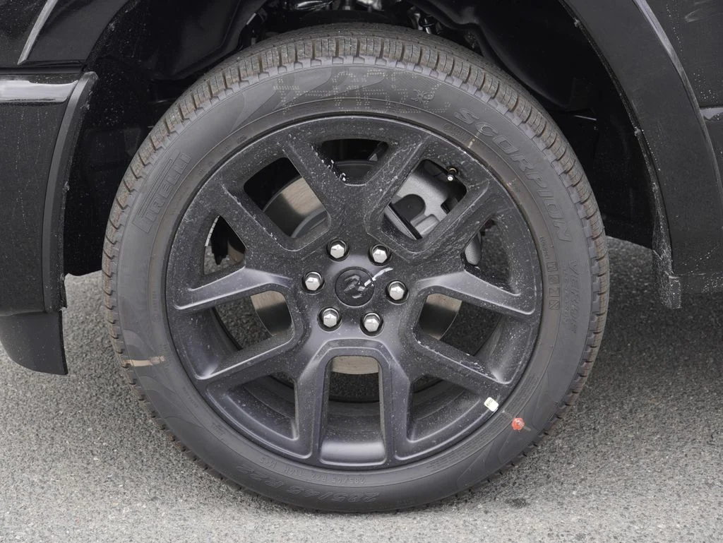 New 2026 Diamond Black Crystal Pearl-Coat Exterior Paint RAM Laramie image 9