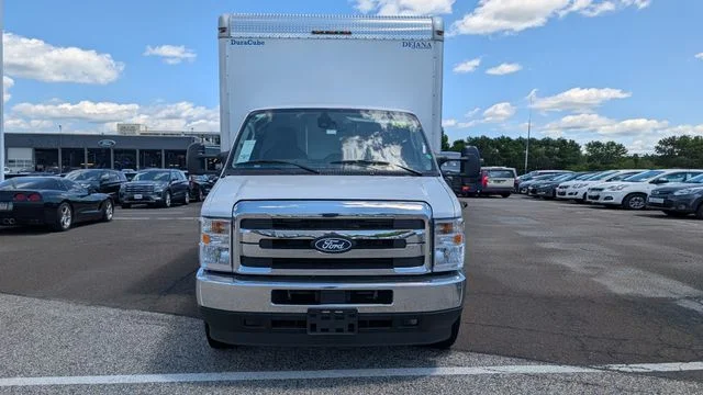 New 2027 Oxford White Ford E-450 DRW image 2