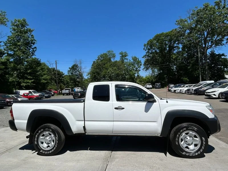 Used 2015 White Toyota Pickup 4D 6 ft image 14