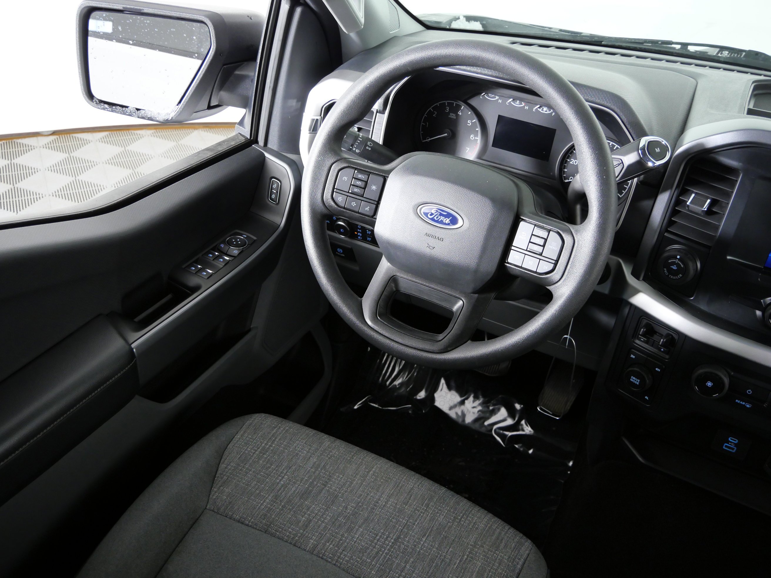 Used 2022 Oxford White Ford XLT image 9