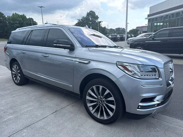 Used 2020 Silver Lincoln Reserve image 4