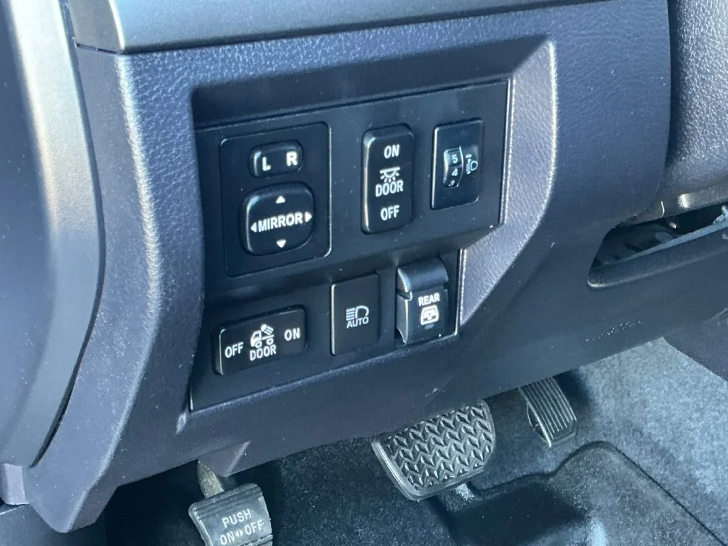 Used 2020 Black Toyota SR5 image 32