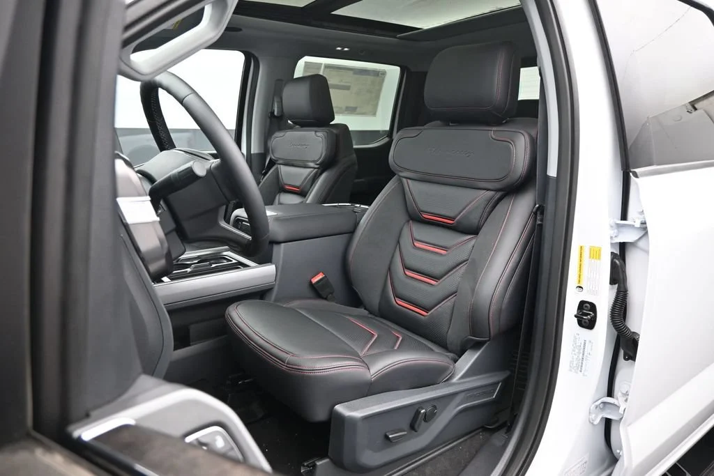 New 2026 Oxford White Ford Lariat image 9