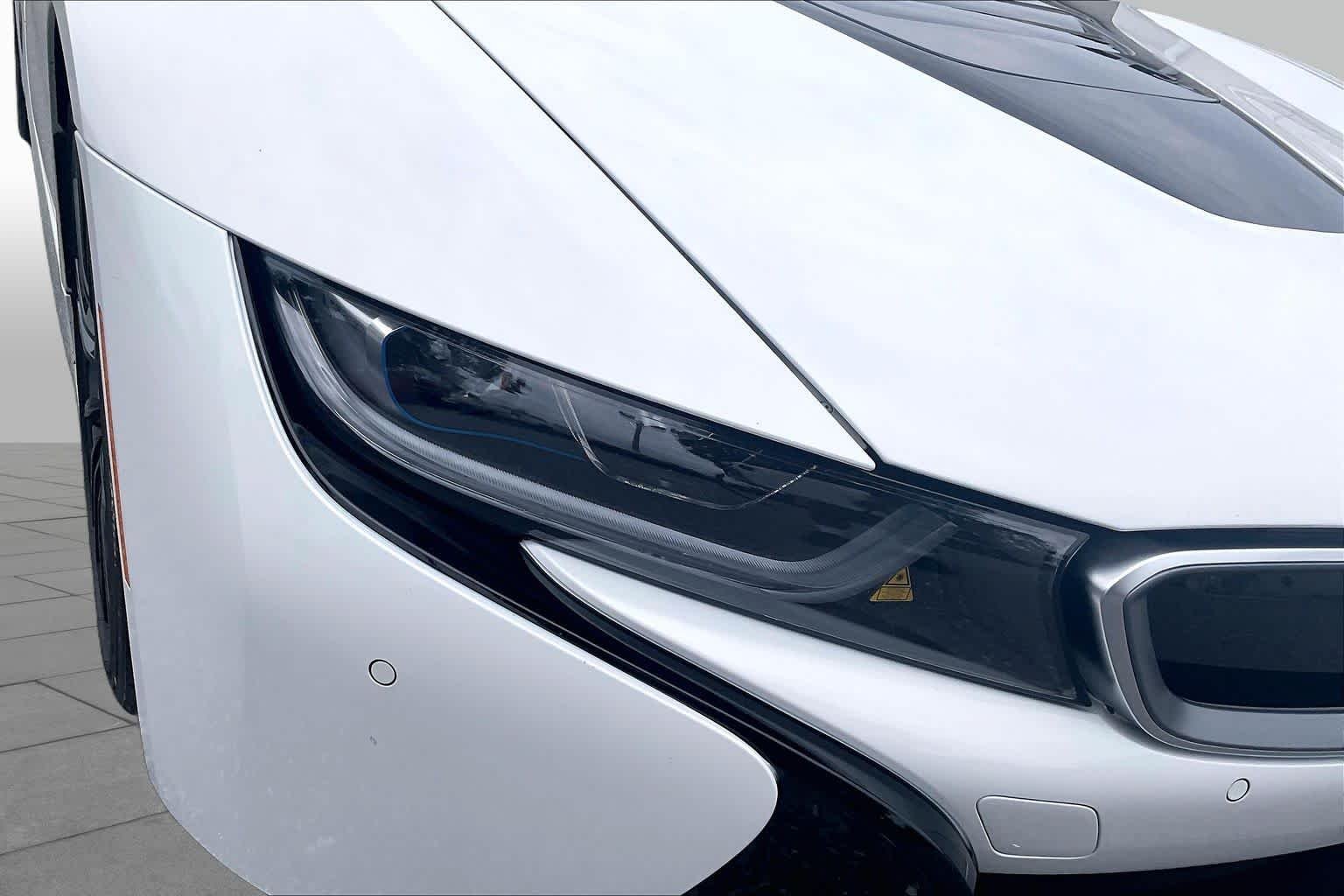 Used 2019 Crystal White Pearl Metallic w/Frozen Gray Accent BMW  image 23